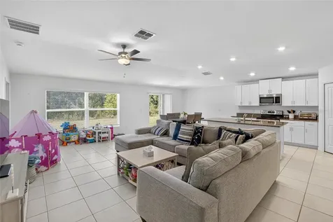 1748 Red Loop Lakeland FL 33801