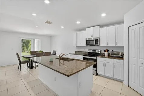 1748 Red Loop Lakeland FL 33801