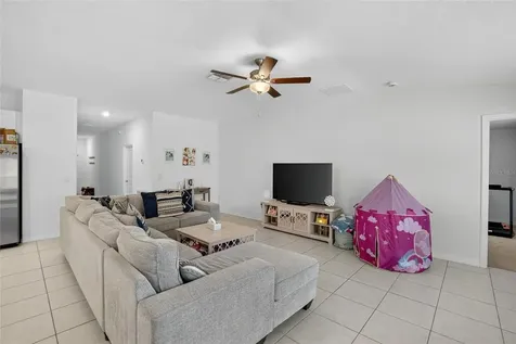 1748 Red Loop Lakeland FL 33801