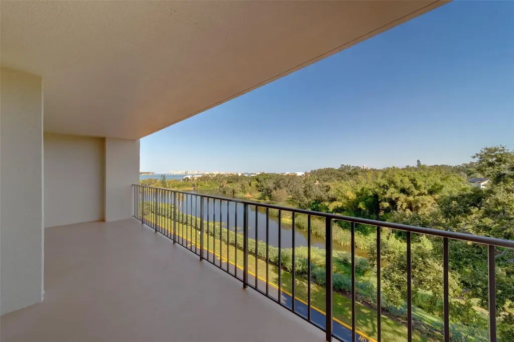 220 Belleview Boulevard Belleair FL 33756