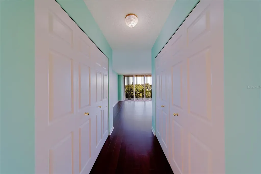 220 Belleview Boulevard Belleair FL 33756