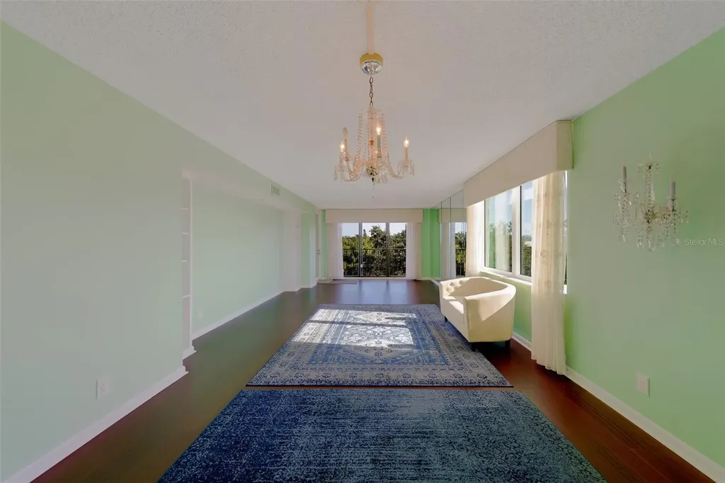 220 Belleview Boulevard Belleair FL 33756