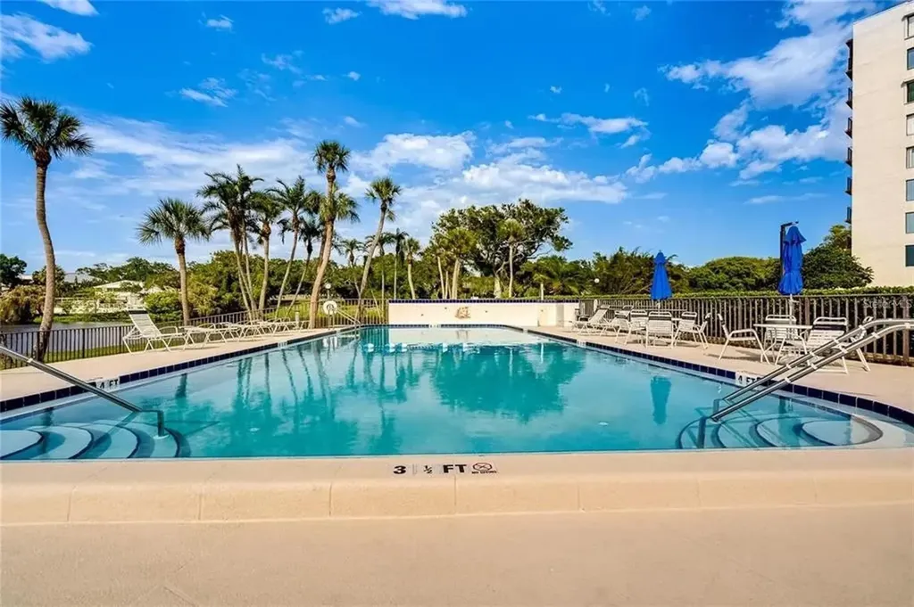 220 Belleview Boulevard Belleair FL 33756