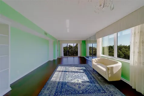 220 Belleview Boulevard Belleair FL 33756