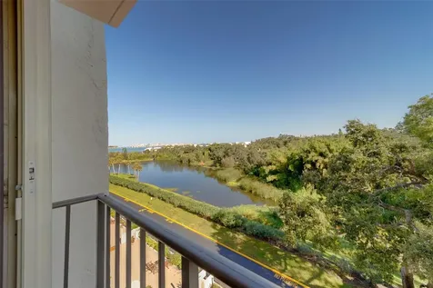 220 Belleview Boulevard Belleair FL 33756