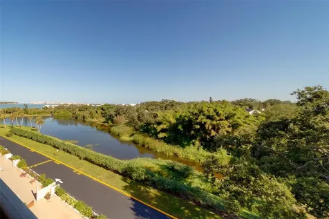 220 Belleview Boulevard Belleair FL 33756