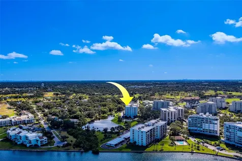 220 Belleview Boulevard Belleair FL 33756