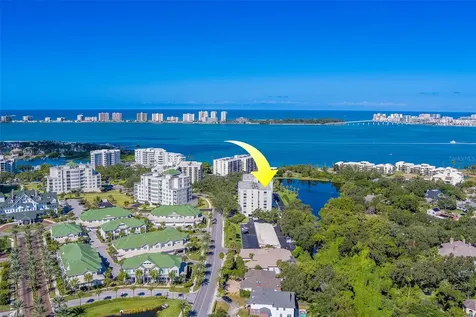 220 Belleview Boulevard Belleair FL 33756