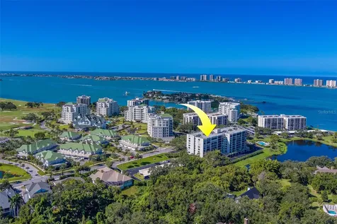 220 Belleview Boulevard Belleair FL 33756