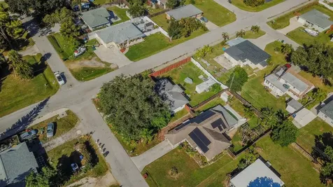 3305 Williamsburg Street Sarasota FL 34231