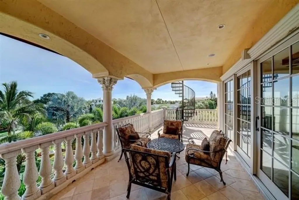 829 Bruce Avenue Clearwater Beach FL 33767