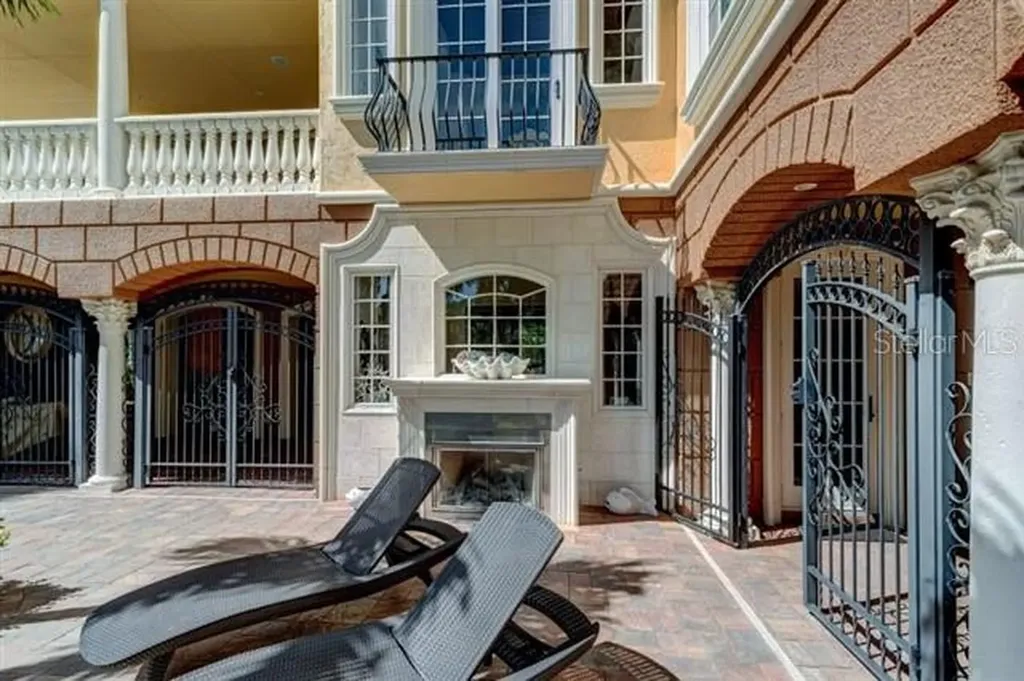 829 Bruce Avenue Clearwater Beach FL 33767