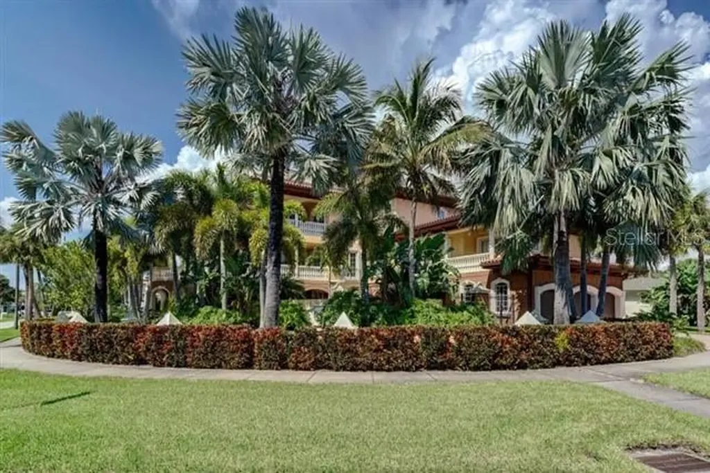 829 Bruce Avenue Clearwater Beach FL 33767