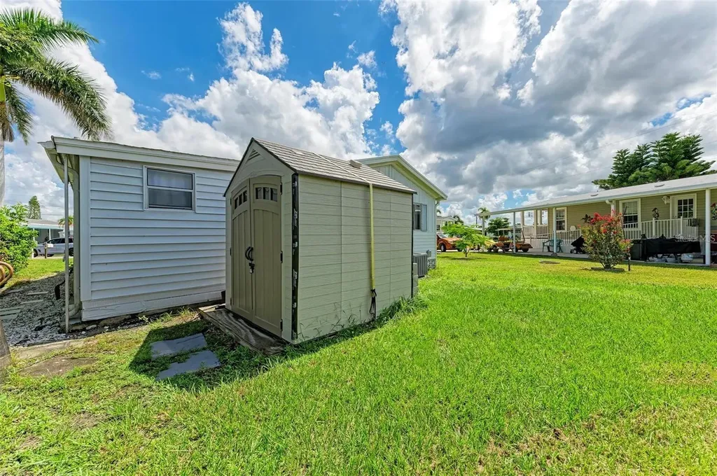 4921 Pebble Beach Avenue Sarasota FL 34234