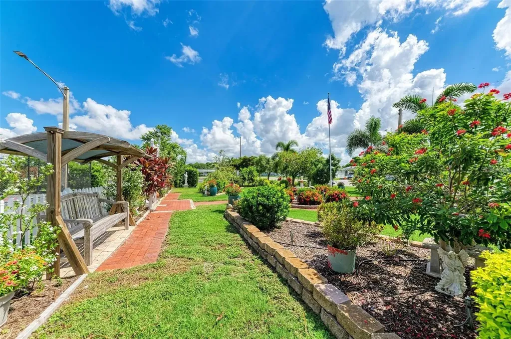 4921 Pebble Beach Avenue Sarasota FL 34234