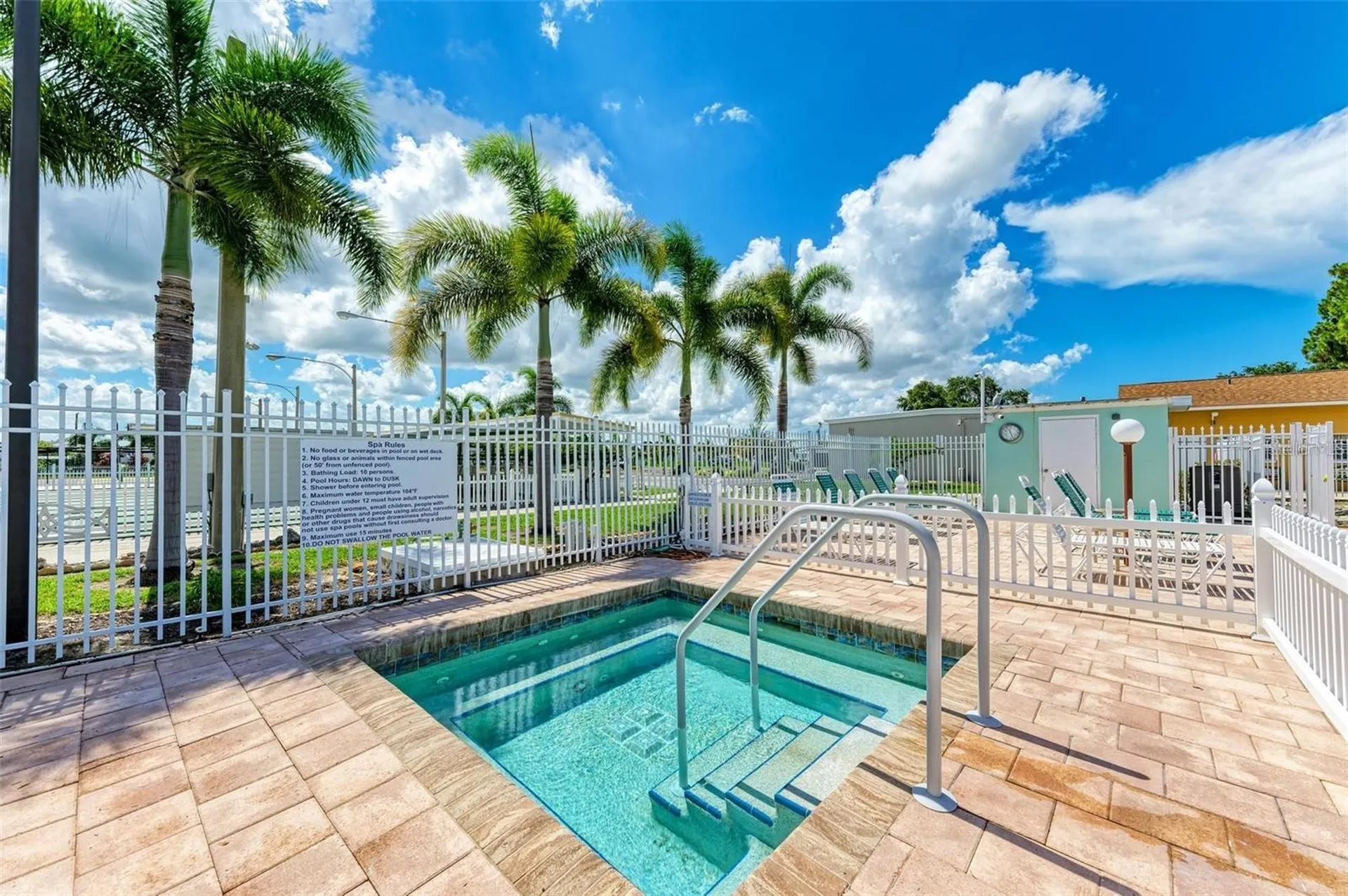 4921 Pebble Beach Avenue Sarasota FL 34234