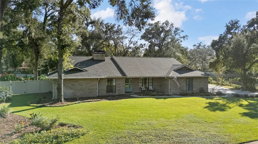 2941 Chelsea Woods Drive Valrico FL 33596