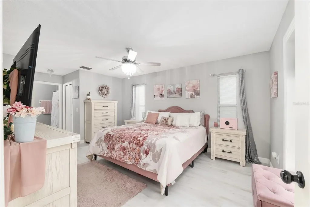 800 Crestview Circle N Wildwood FL 34785