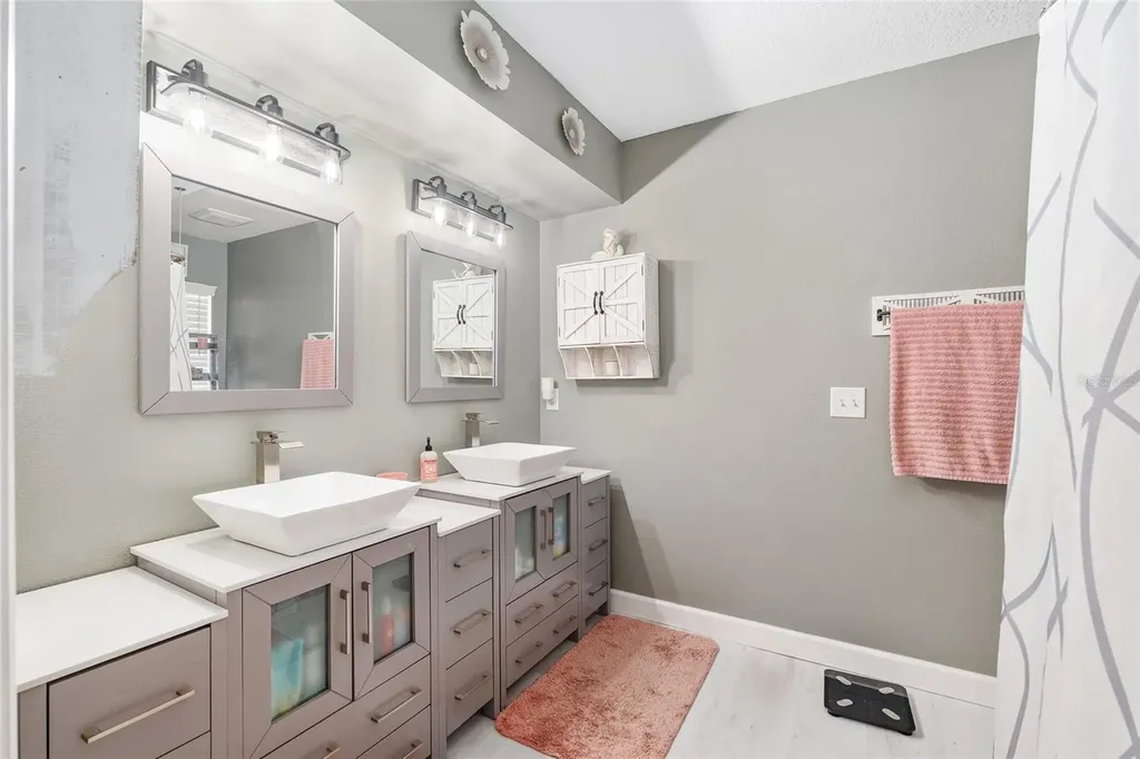 800 Crestview Circle N Wildwood FL 34785