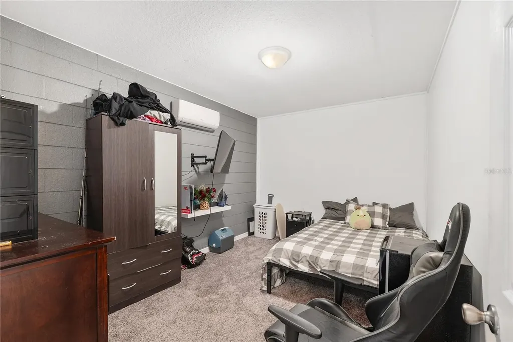 800 Crestview Circle N Wildwood FL 34785