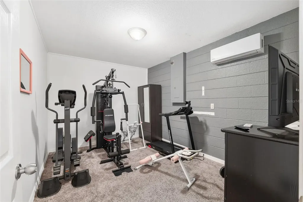 800 Crestview Circle N Wildwood FL 34785