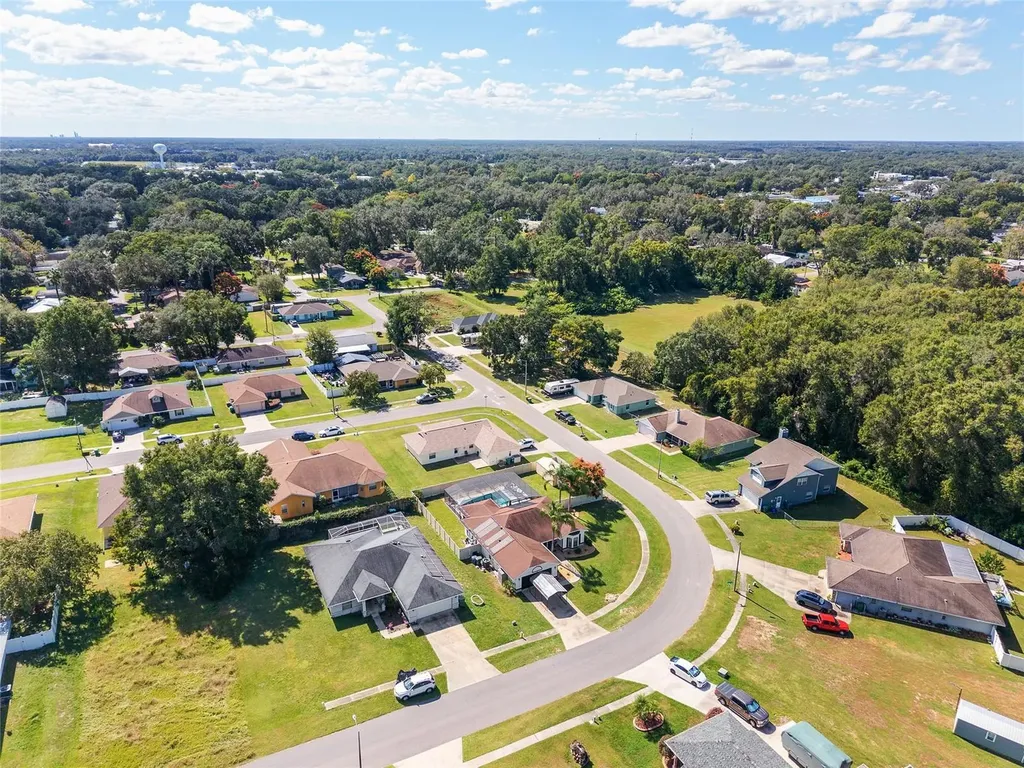 800 Crestview Circle N Wildwood FL 34785