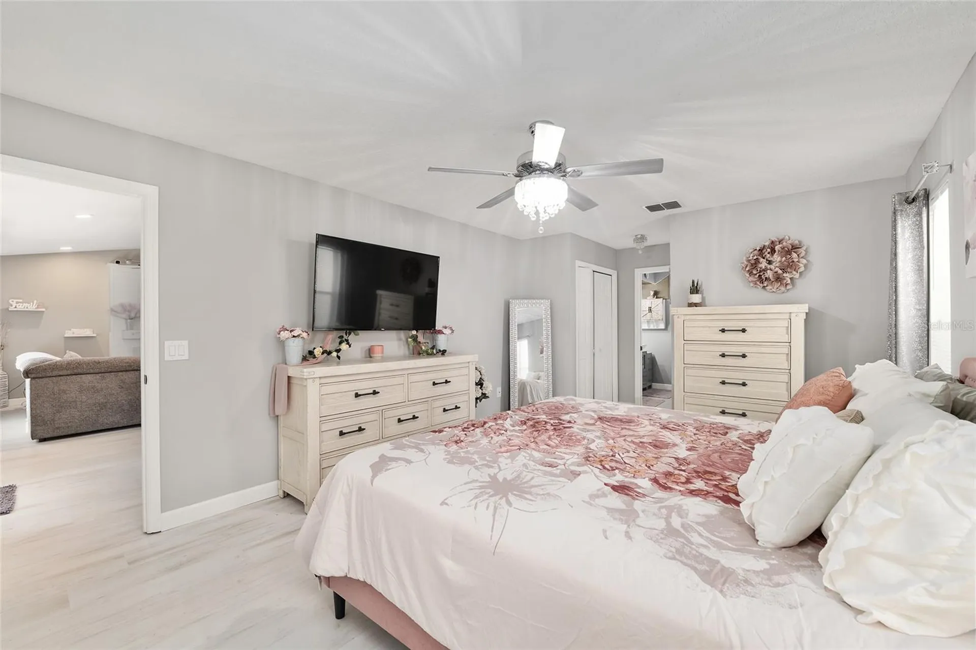 800 Crestview Circle N Wildwood FL 34785