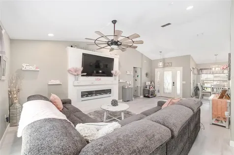 800 Crestview Circle N Wildwood FL 34785