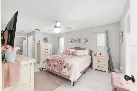 800 Crestview Circle N Wildwood FL 34785