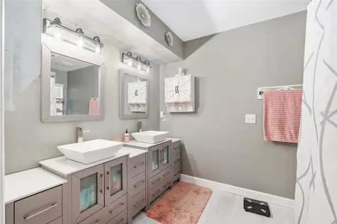 800 Crestview Circle N Wildwood FL 34785