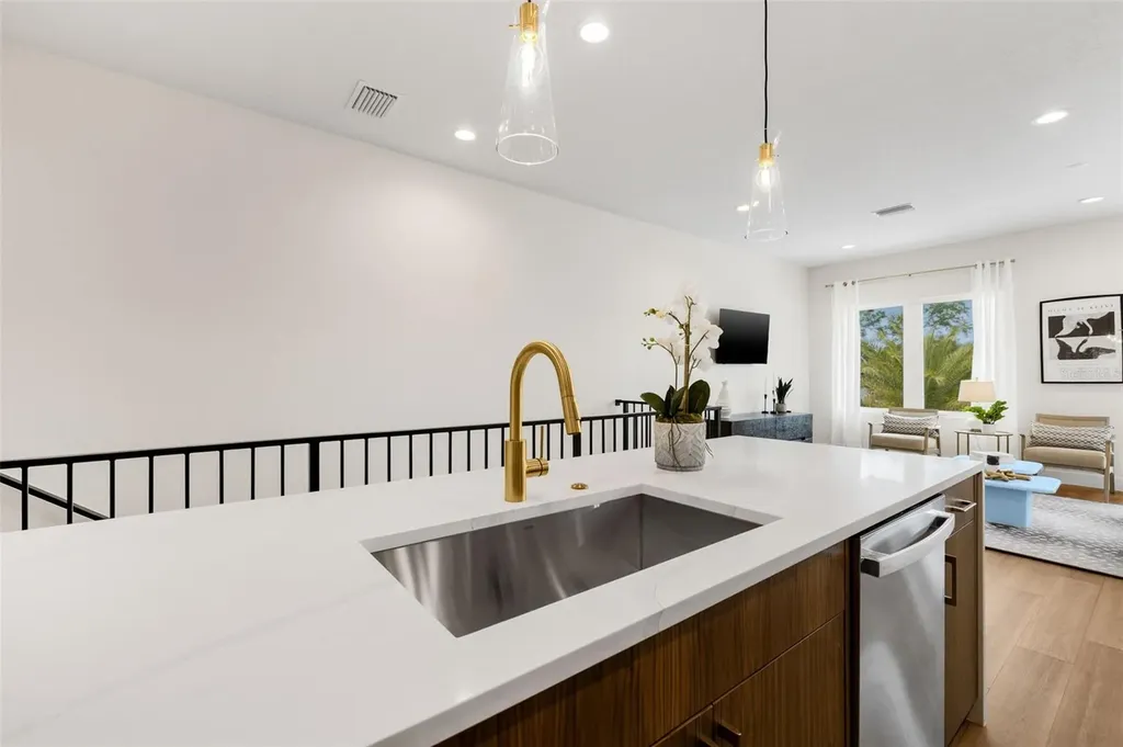 490 87th Avenue North St Petersburg FL 33702