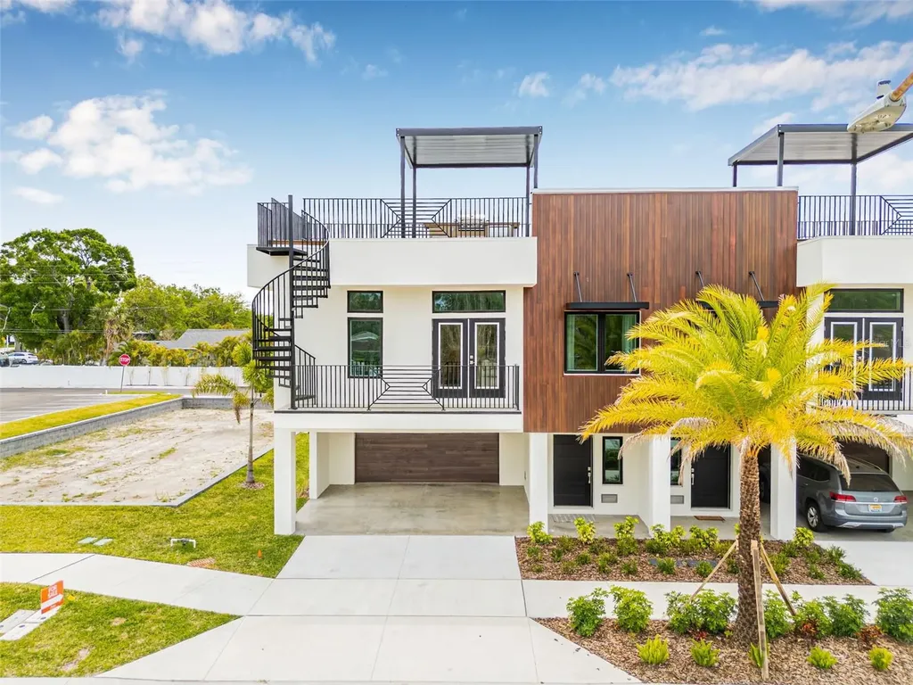 490 87th Avenue North St Petersburg FL 33702
