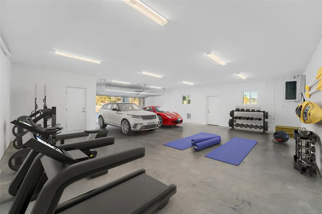 490 87th Avenue North St Petersburg FL 33702