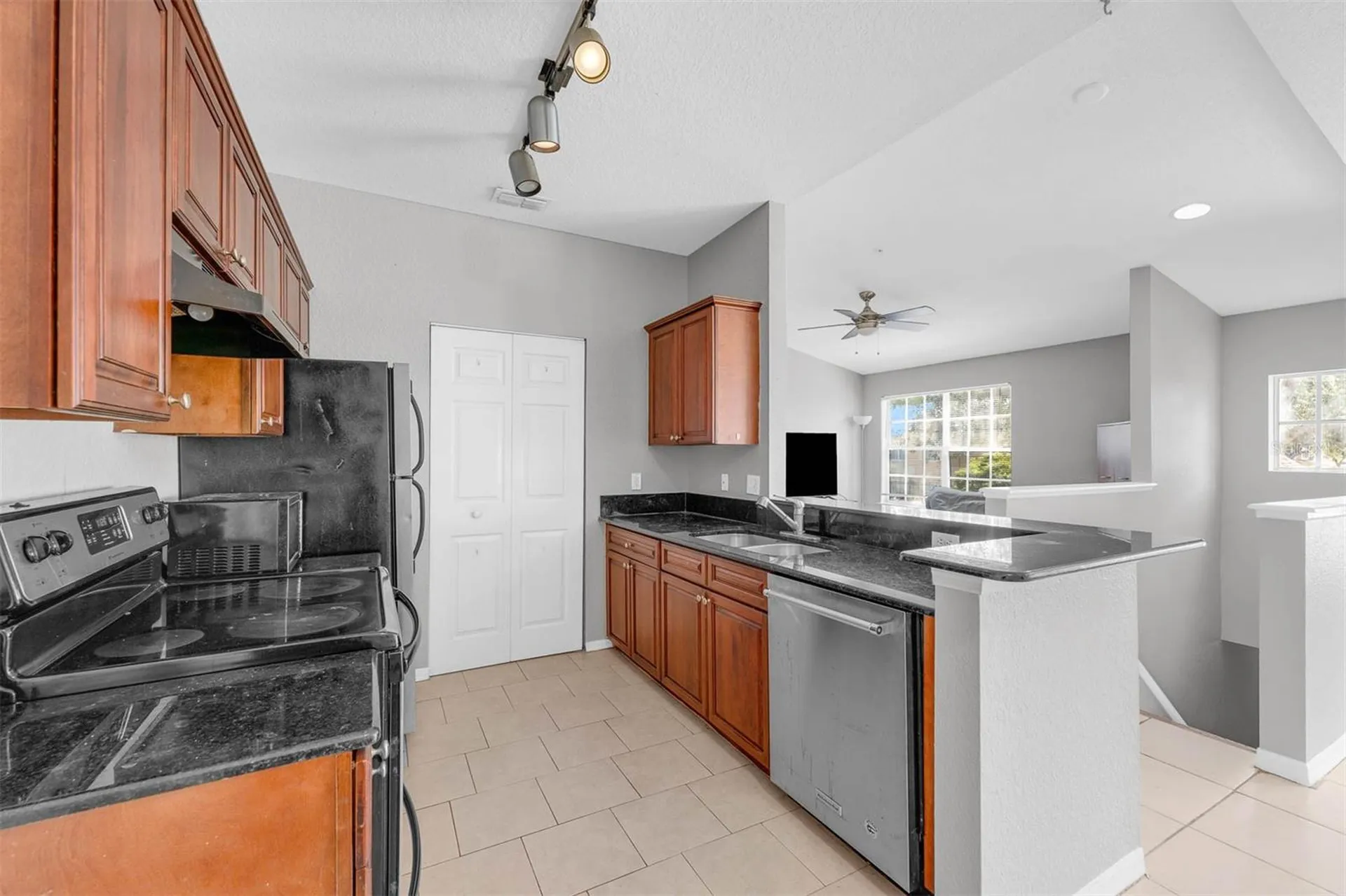 836 Grand Regency Point Altamonte Springs FL 32714