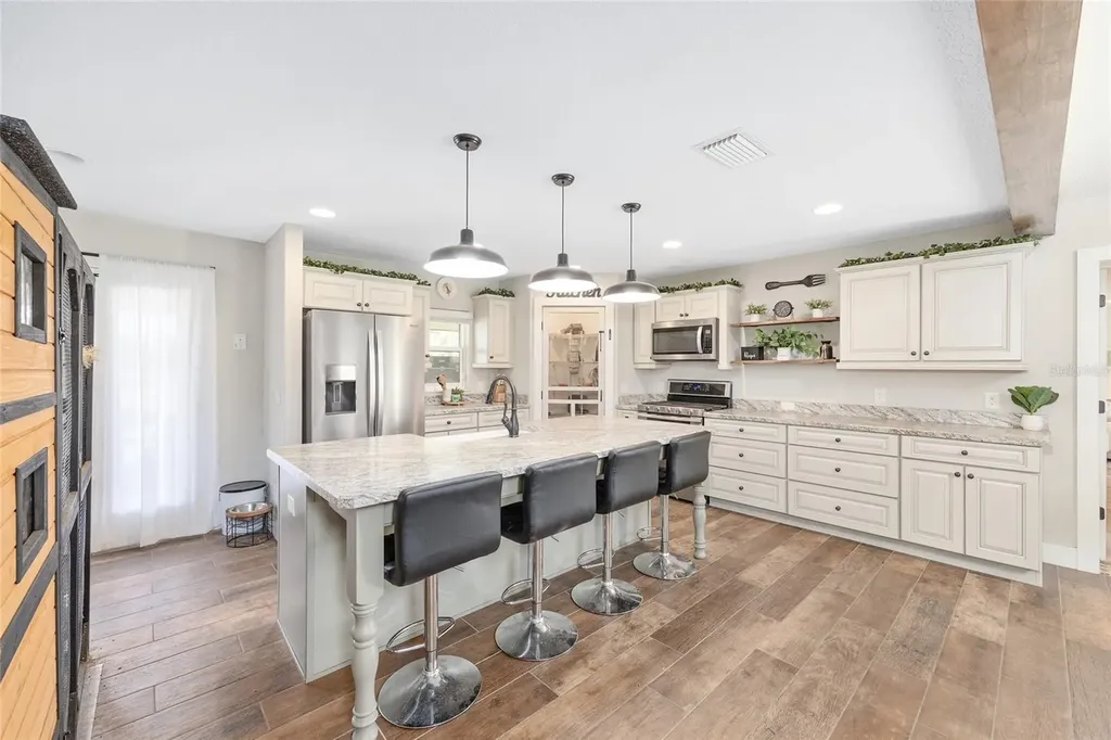 11999 County Road 223 Oxford FL 34484