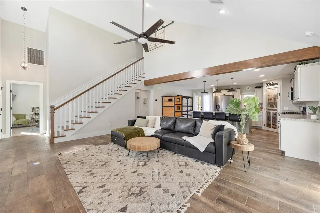 11999 County Road 223 Oxford FL 34484