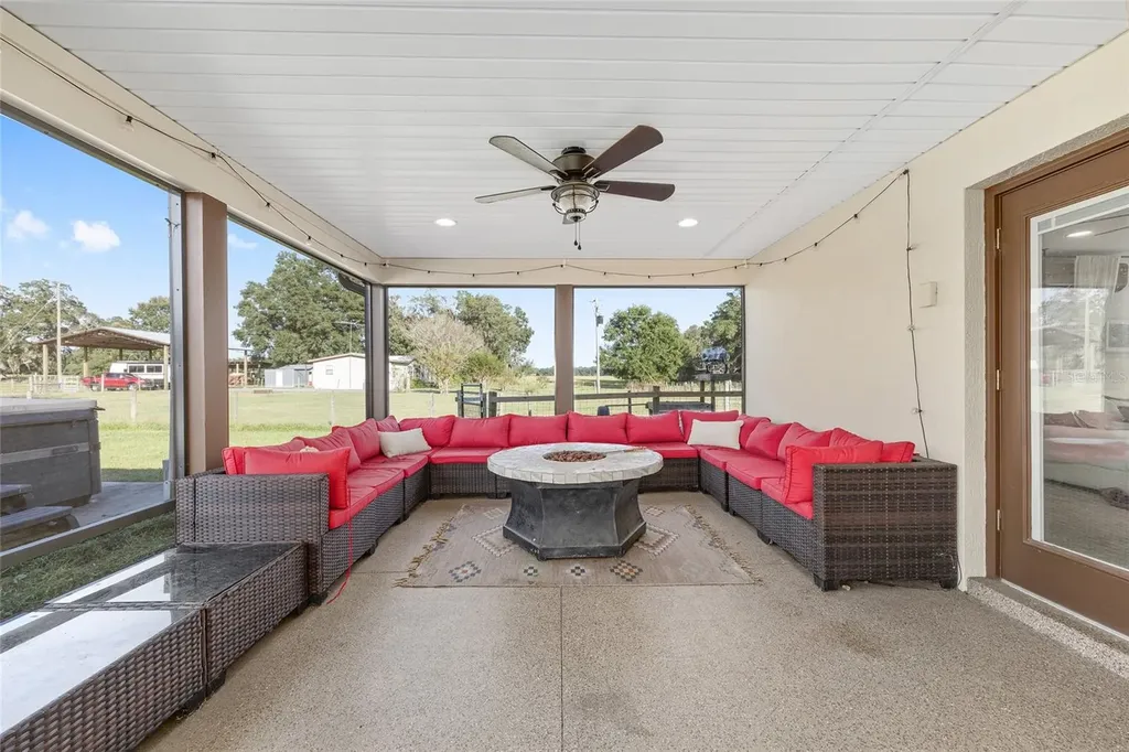 11999 County Road 223 Oxford FL 34484