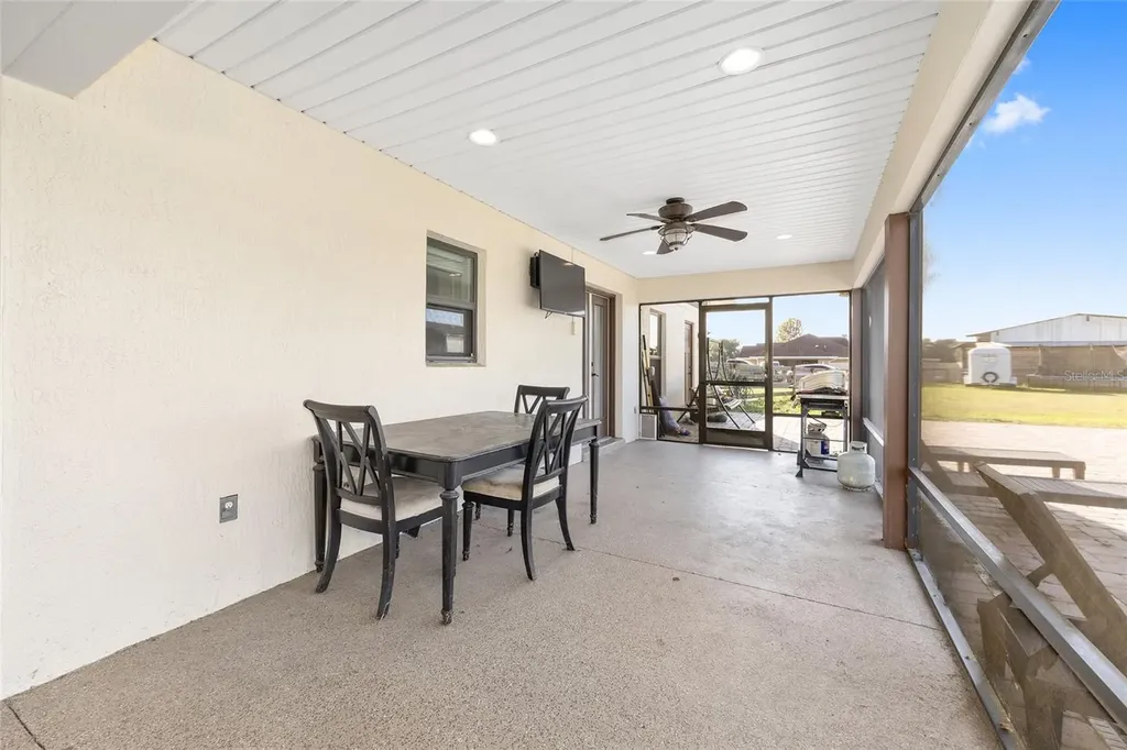 11999 County Road 223 Oxford FL 34484