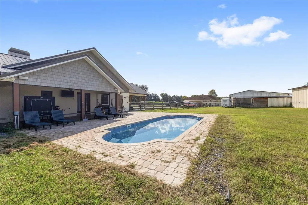 11999 County Road 223 Oxford FL 34484