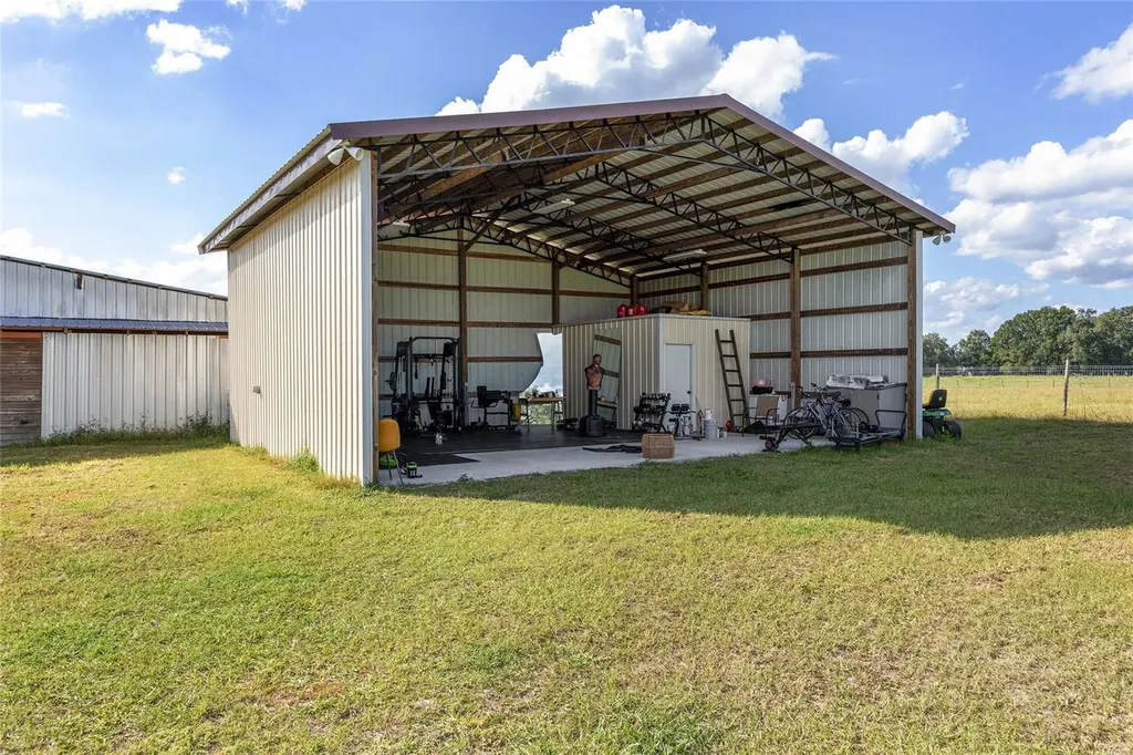 11999 County Road 223 Oxford FL 34484