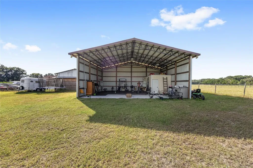 11999 County Road 223 Oxford FL 34484