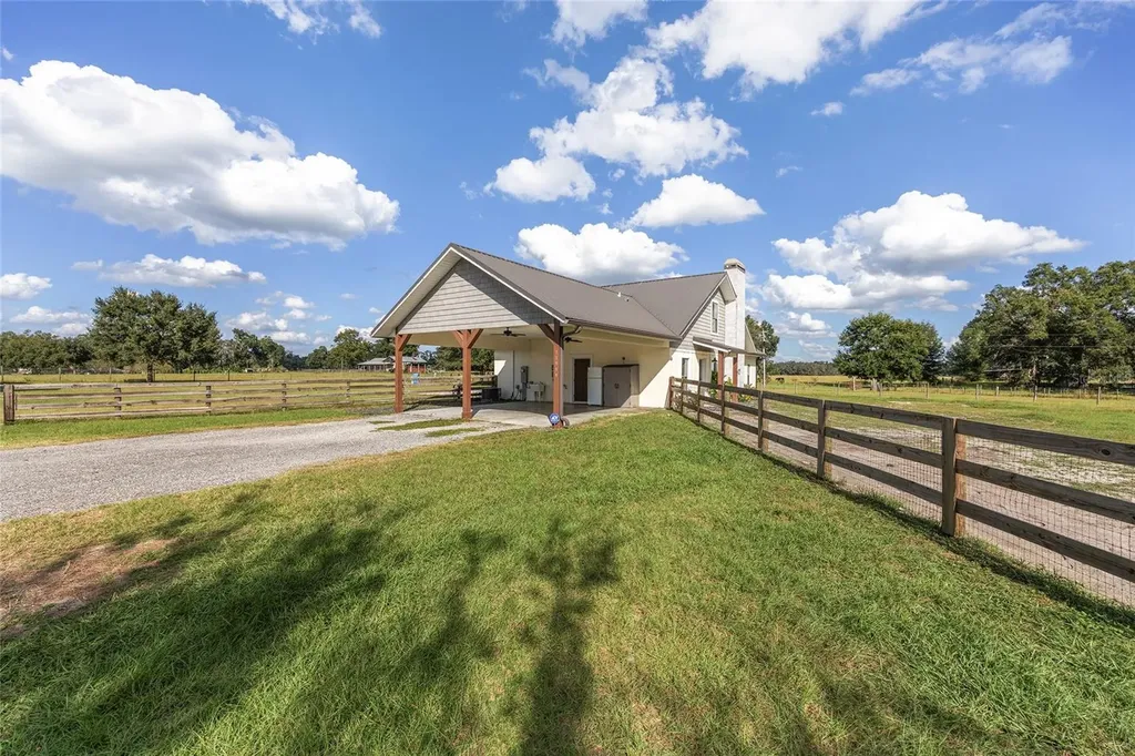 11999 County Road 223 Oxford FL 34484