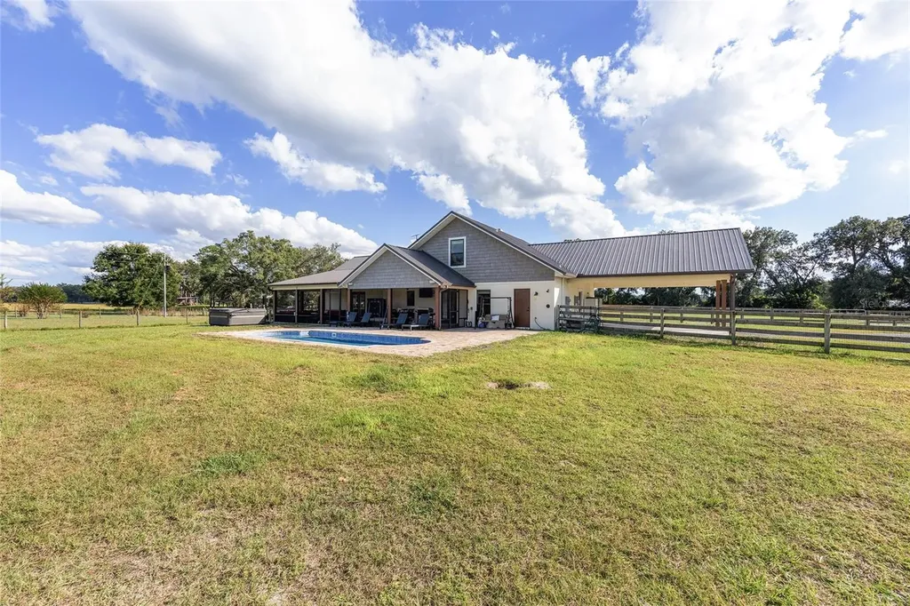 11999 County Road 223 Oxford FL 34484