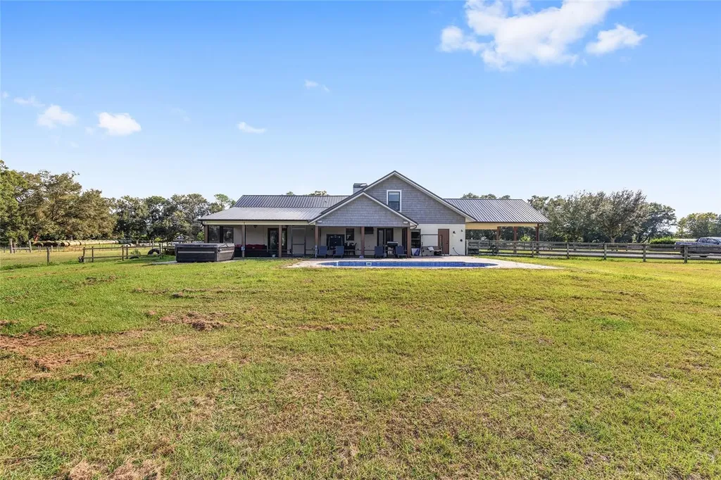 11999 County Road 223 Oxford FL 34484