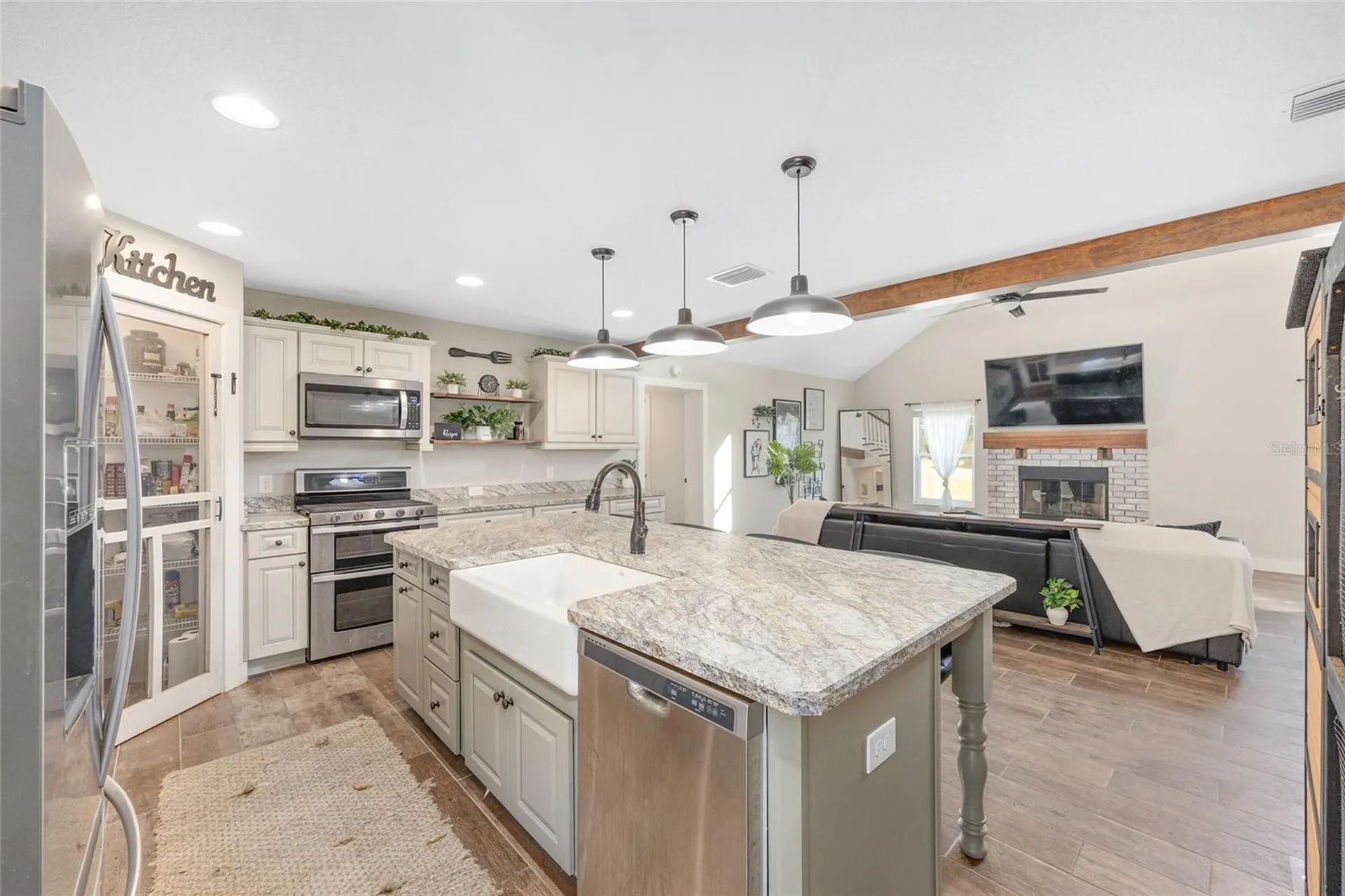 11999 County Road 223 Oxford FL 34484
