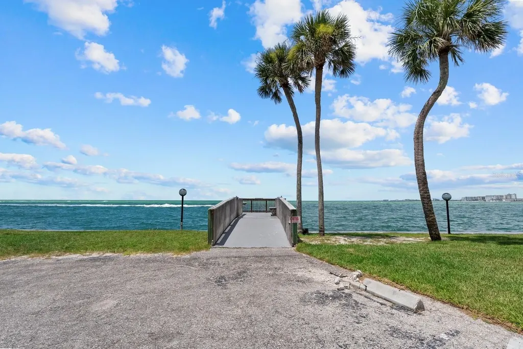 4822 Ocean Boulevard Sarasota FL 34242