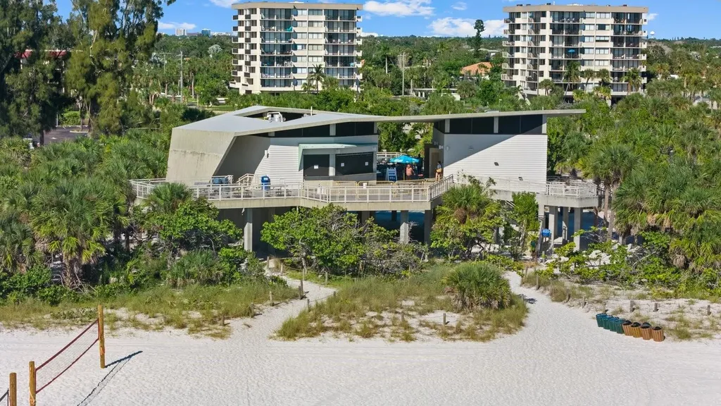 4822 Ocean Boulevard Sarasota FL 34242