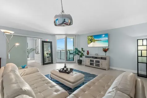 4822 Ocean Boulevard Sarasota FL 34242