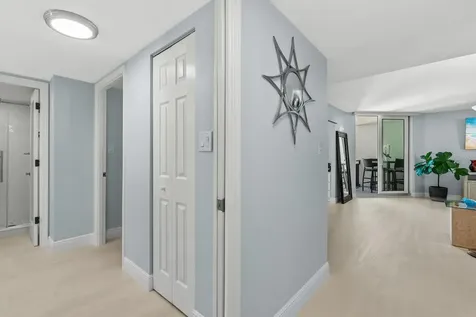 4822 Ocean Boulevard Sarasota FL 34242
