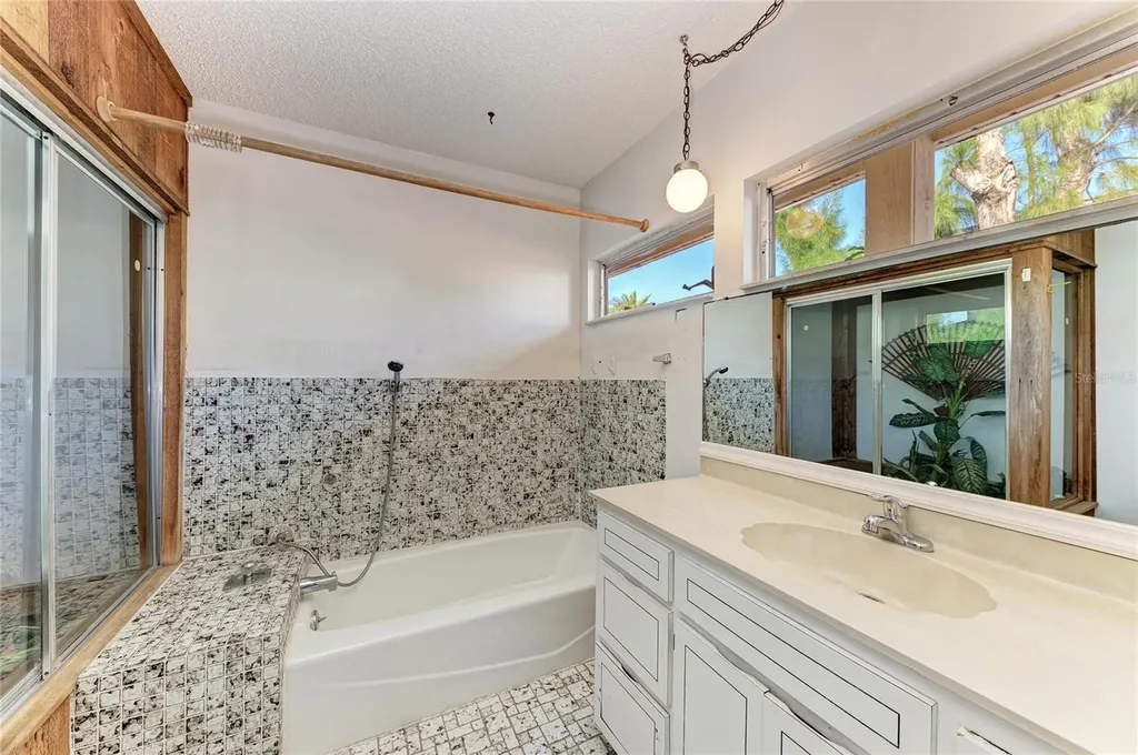 101 73rd Street Holmes Beach FL 34217